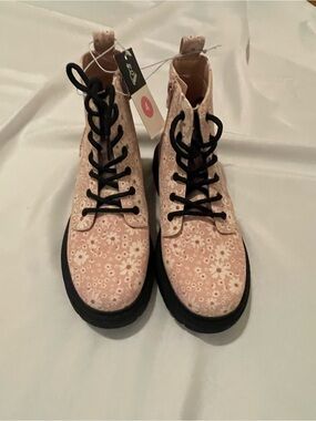 Floral Lace-Up Ankle Boots - Pink